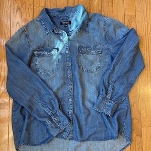 Lightweight denim shirt
